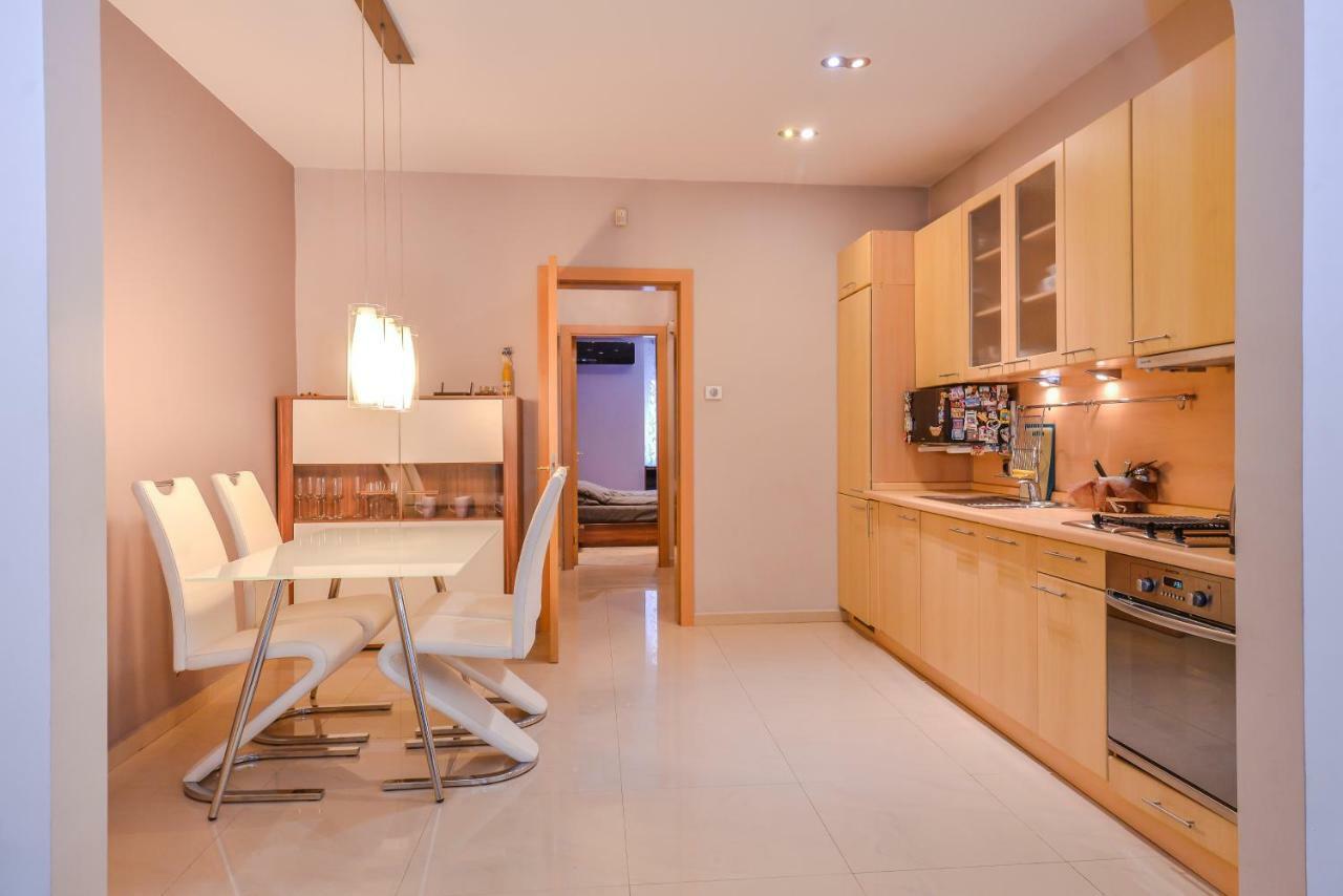 Extravaganzzo - Super Central One Bedroom Modern Apartment By Flat Mаnager 소피아 외부 사진